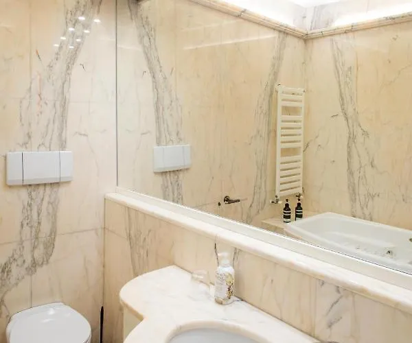 Appartement à 2 Chambres à Coucher